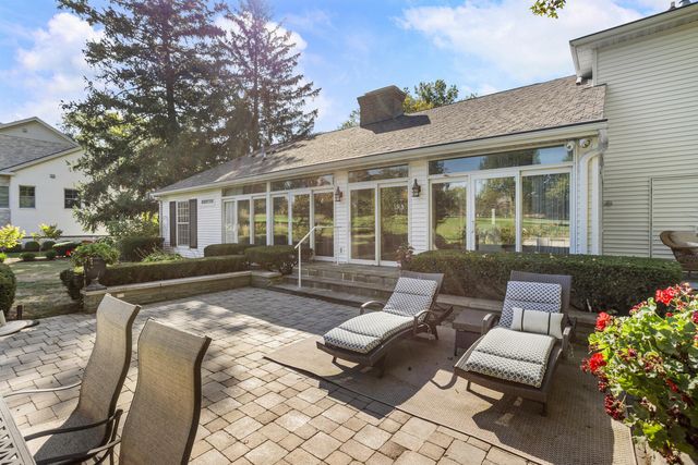 7 Greencroft Drive, Champaign, IL 61821