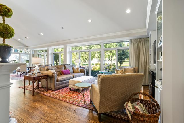 7 Greencroft Drive, Champaign, IL 61821