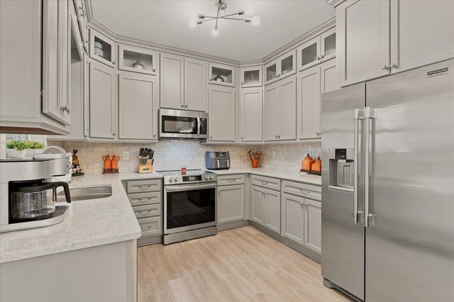 7093 Bridgeport Dr, Nashville, TN 37221