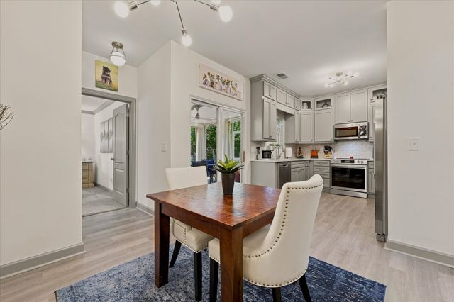 7093 Bridgeport Dr, Nashville, TN 37221