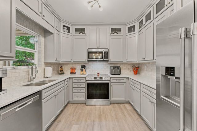 7093 Bridgeport Dr, Nashville, TN 37221
