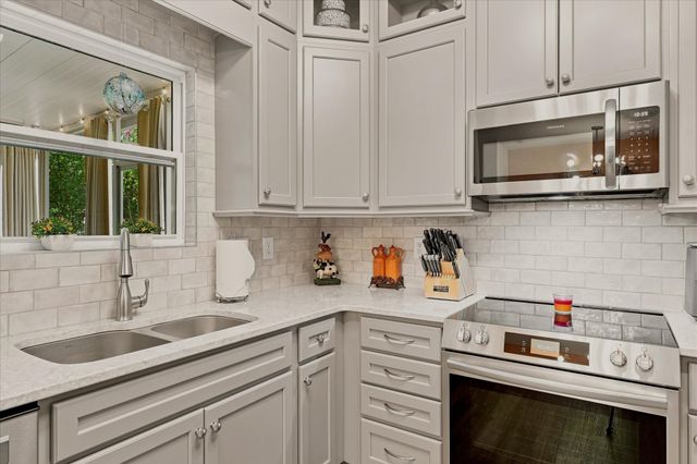 7093 Bridgeport Dr, Nashville, TN 37221