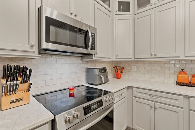 7093 Bridgeport Dr, Nashville, TN 37221
