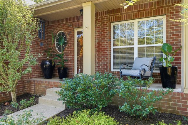 7093 Bridgeport Dr, Nashville, TN 37221
