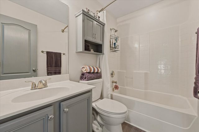 7093 Bridgeport Dr, Nashville, TN 37221