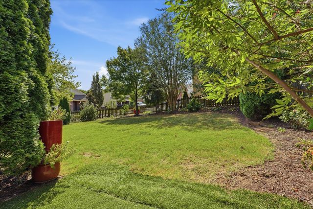 7093 Bridgeport Dr, Nashville, TN 37221