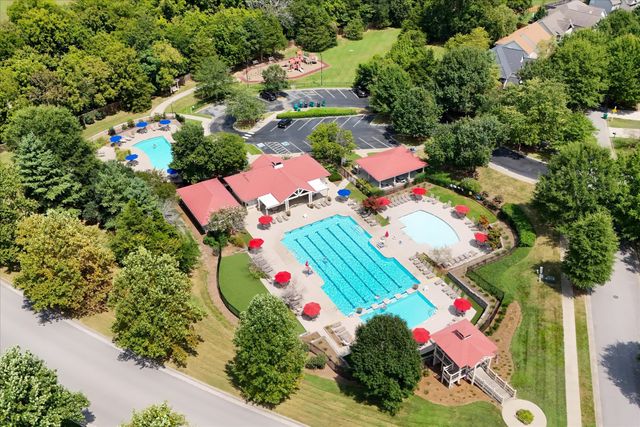 7093 Bridgeport Dr, Nashville, TN 37221