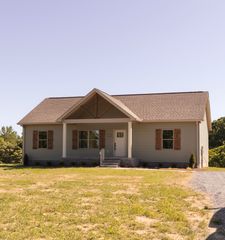 346 Hawkins Rd, Westmoreland, TN 37186