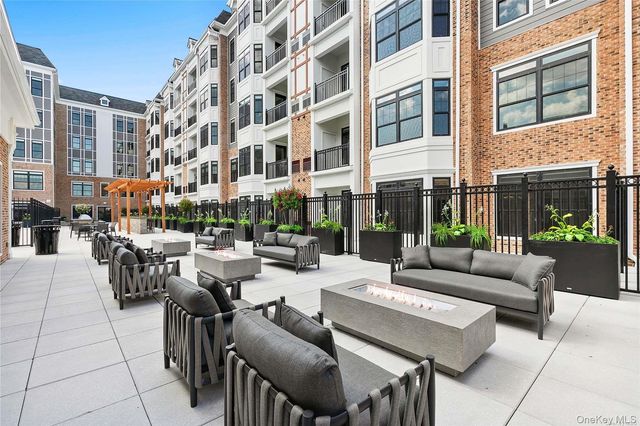 695 Merrick Avenue 331, Westbury, NY 11590