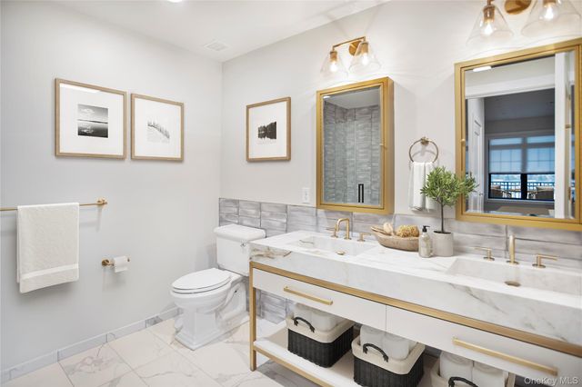 695 Merrick Avenue 331, Westbury, NY 11590