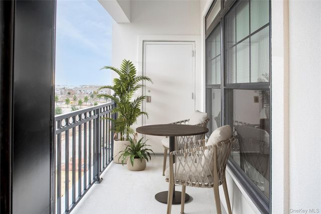 695 Merrick Avenue 331, Westbury, NY 11590