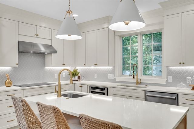 6 Manning, Lexington, MA 02420