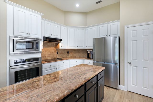 711 Autumn Ridge Drive, Mckinney, TX 75072