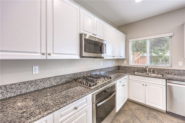 6974 Walden Park Street, Las Vegas, NV 89166