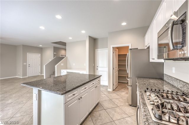 6974 Walden Park Street, Las Vegas, NV 89166