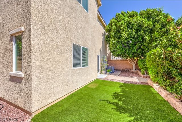 6974 Walden Park Street, Las Vegas, NV 89166