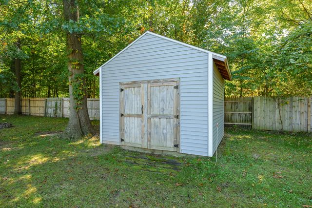 36029 Valley Drive, Paw Paw, MI 49079