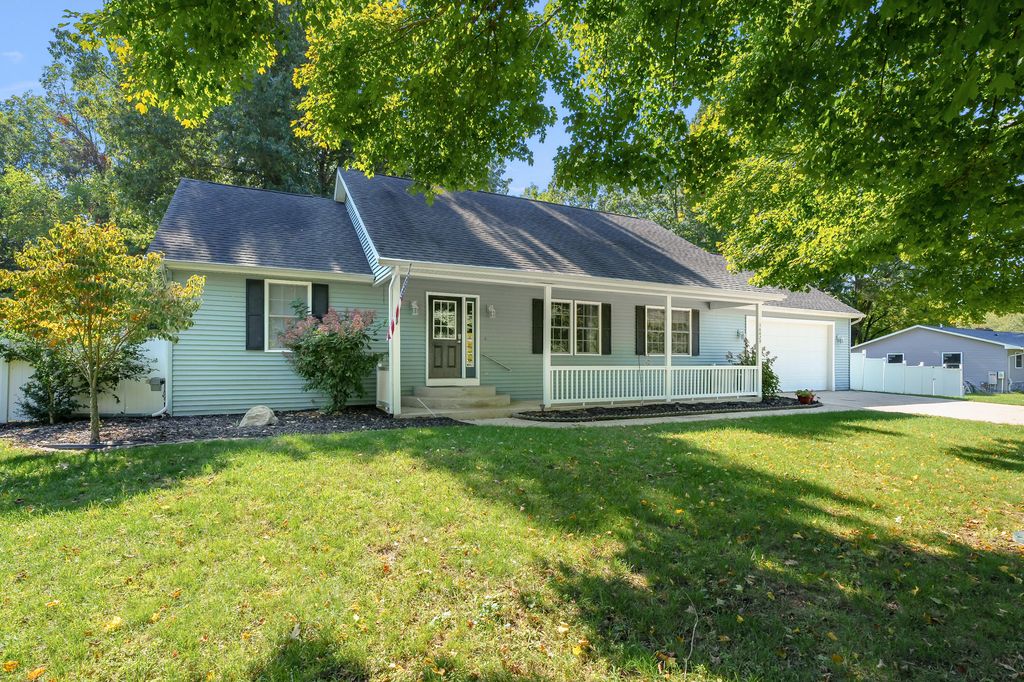 36029 Valley Drive, Paw Paw, MI 49079