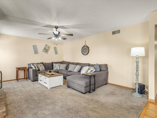 10853 Lemon Grass Lane, Roscoe, IL 61073