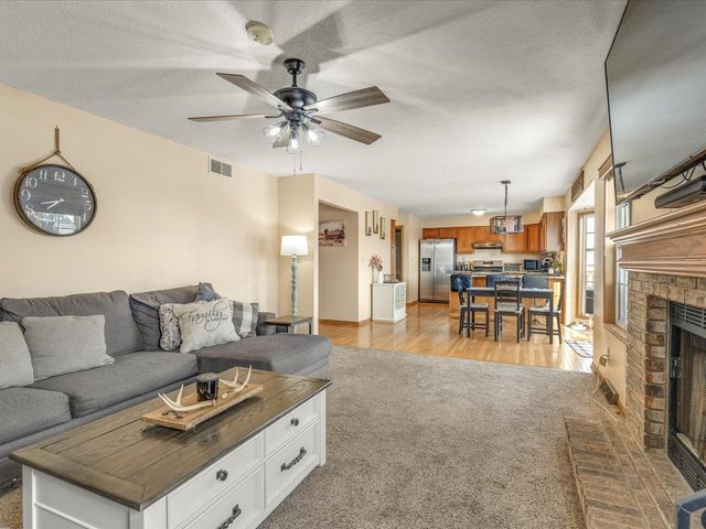 10853 Lemon Grass Lane, Roscoe, IL 61073