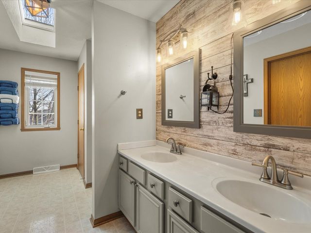 10853 Lemon Grass Lane, Roscoe, IL 61073