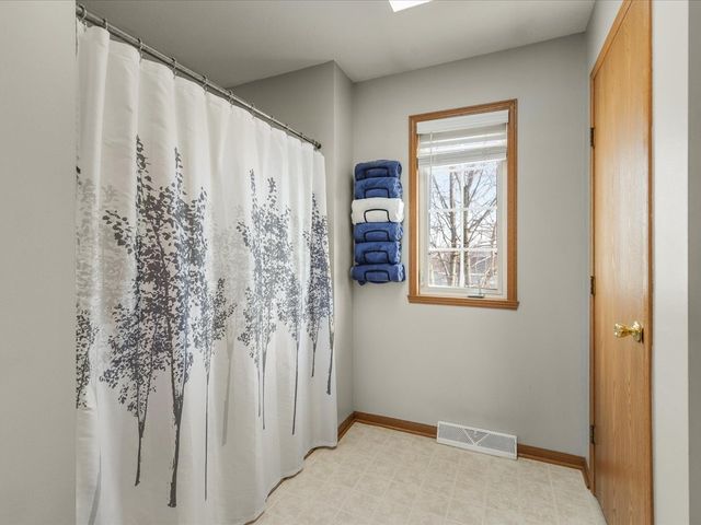 10853 Lemon Grass Lane, Roscoe, IL 61073