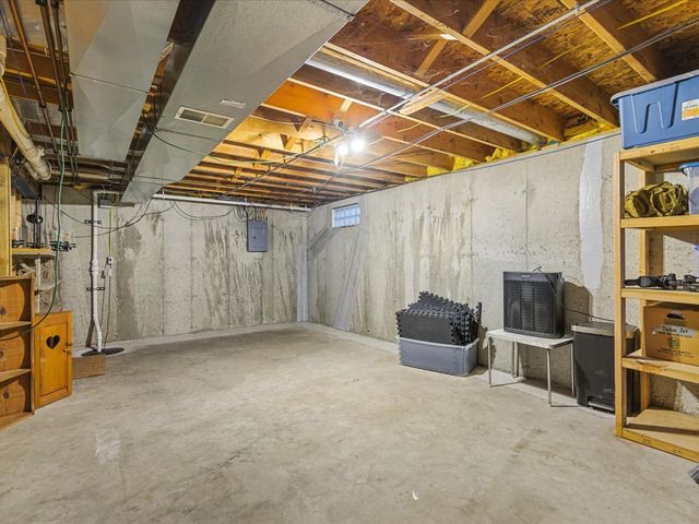 10853 Lemon Grass Lane, Roscoe, IL 61073