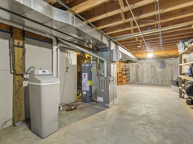 10853 Lemon Grass Lane, Roscoe, IL 61073