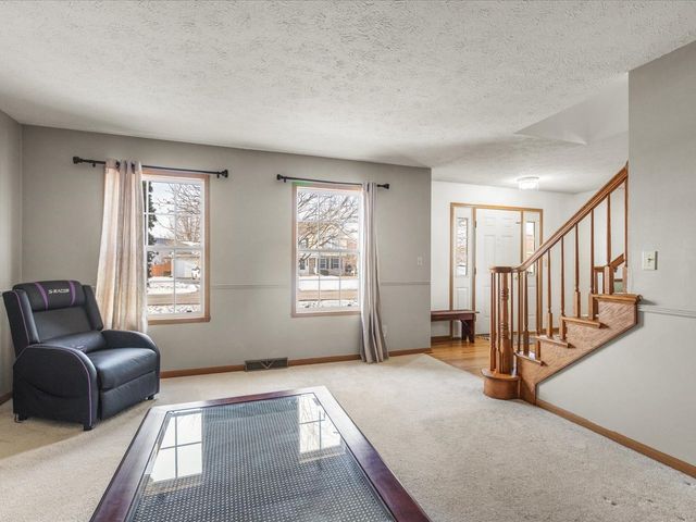 10853 Lemon Grass Lane, Roscoe, IL 61073