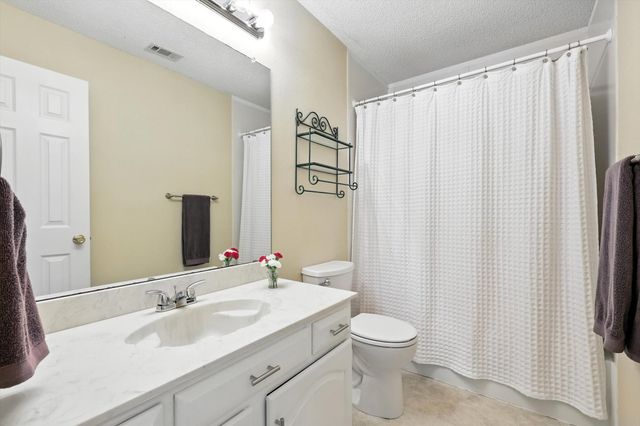 960 CASSION Drive, Lewisville, TX 75067