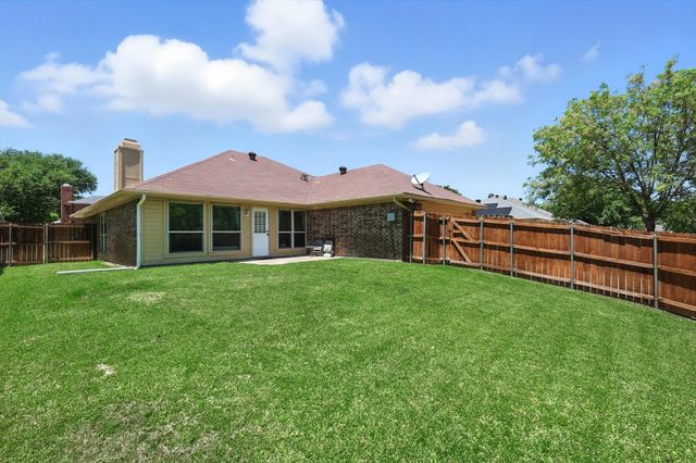 960 CASSION Drive, Lewisville, TX 75067