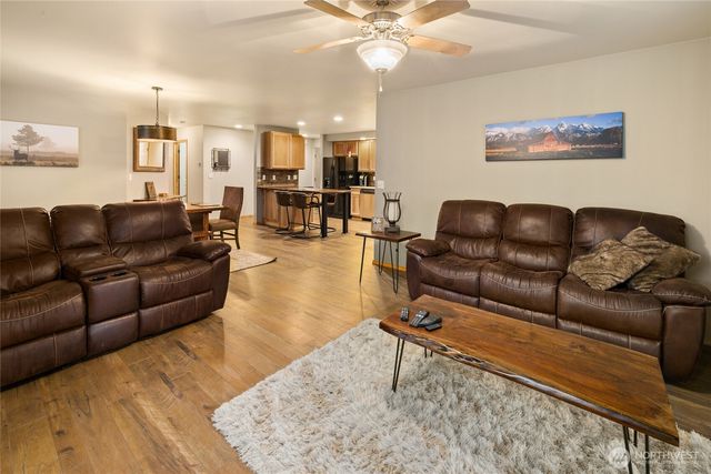 750 Evergreen Valley Loop Road, Ronald, WA 98940