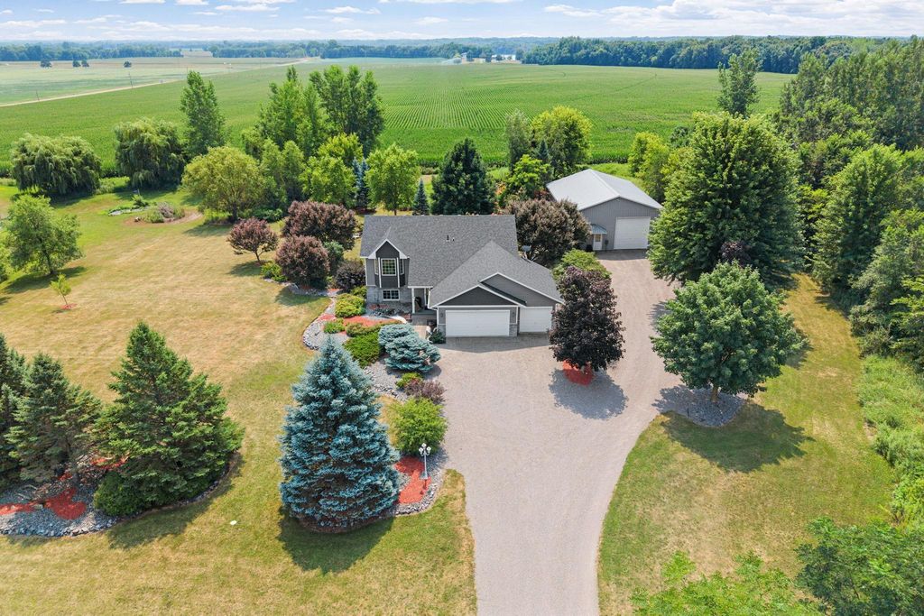 5125 134th Street NW, Clearwater, MN 55320