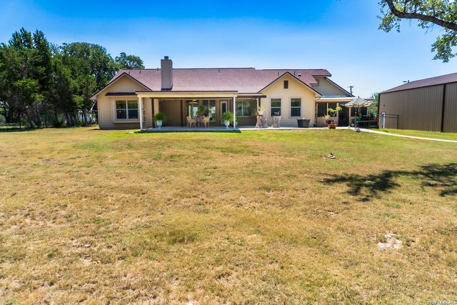 265 Firewheel Dr, Bandera, TX 78003