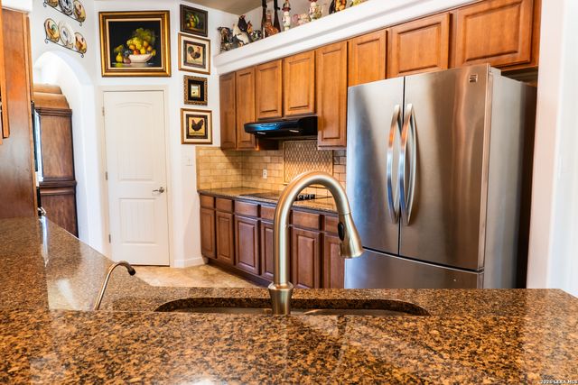 265 Firewheel Dr, Bandera, TX 78003