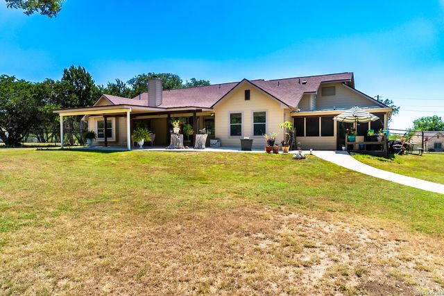 265 Firewheel Dr, Bandera, TX 78003