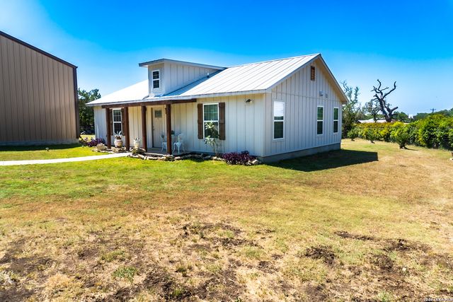 265 Firewheel Dr, Bandera, TX 78003