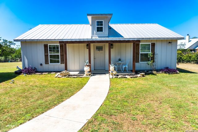 265 Firewheel Dr, Bandera, TX 78003