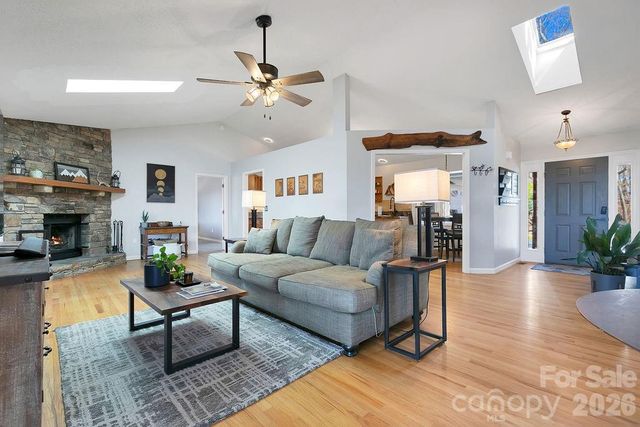 123 Adohi Court, Brevard, NC 28712
