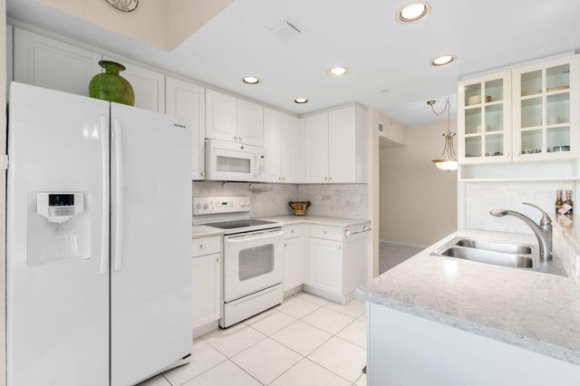 7735 Yardley Drive, Tamarac, FL 33321