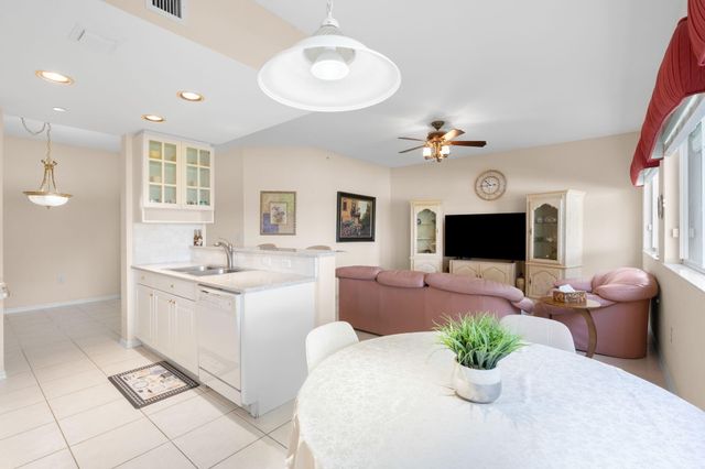 7735 Yardley Drive, Tamarac, FL 33321