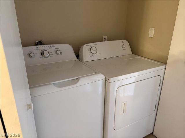 2080 Karen Avenue 17, Las Vegas, NV 89169