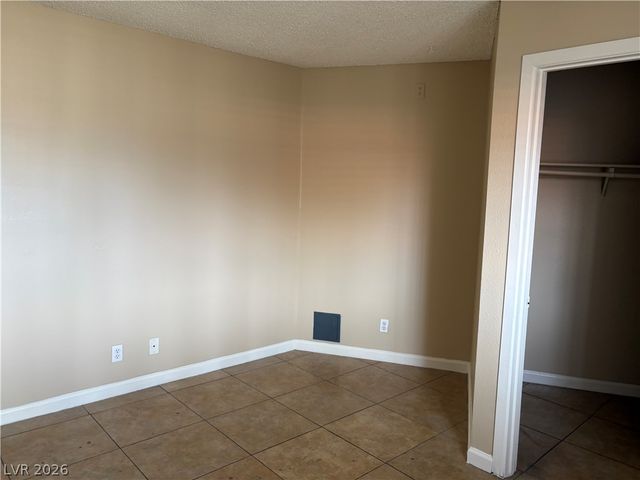 2080 Karen Avenue 17, Las Vegas, NV 89169