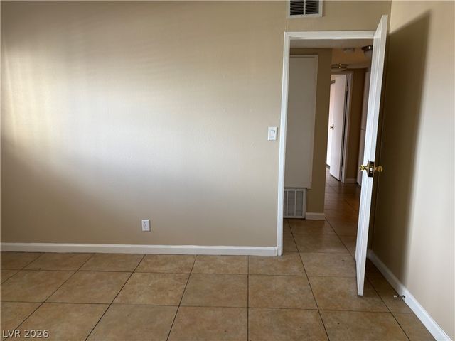 2080 Karen Avenue 17, Las Vegas, NV 89169