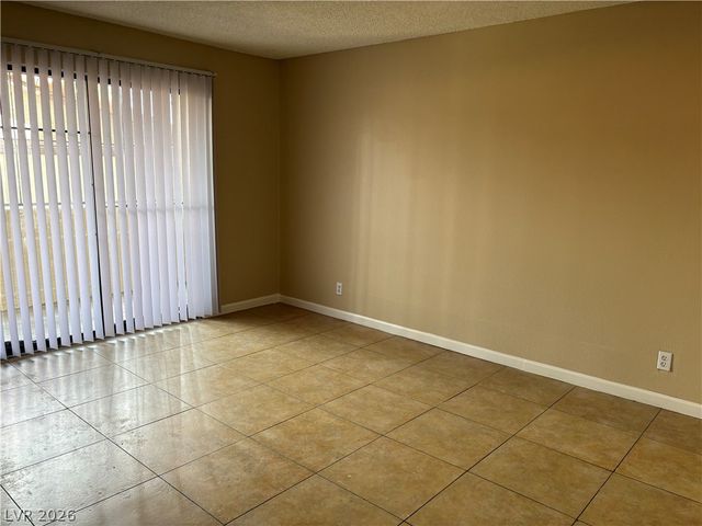 2080 Karen Avenue 17, Las Vegas, NV 89169