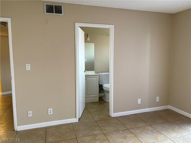 2080 Karen Avenue 17, Las Vegas, NV 89169
