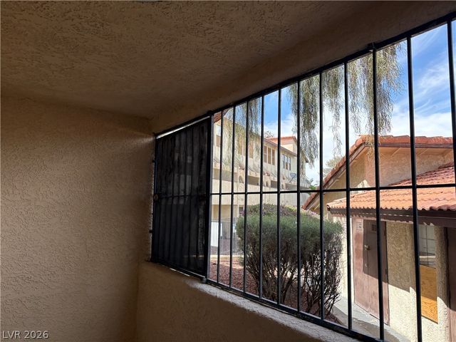 2080 Karen Avenue 17, Las Vegas, NV 89169