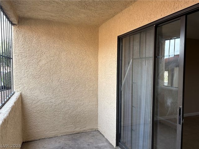 2080 Karen Avenue 17, Las Vegas, NV 89169