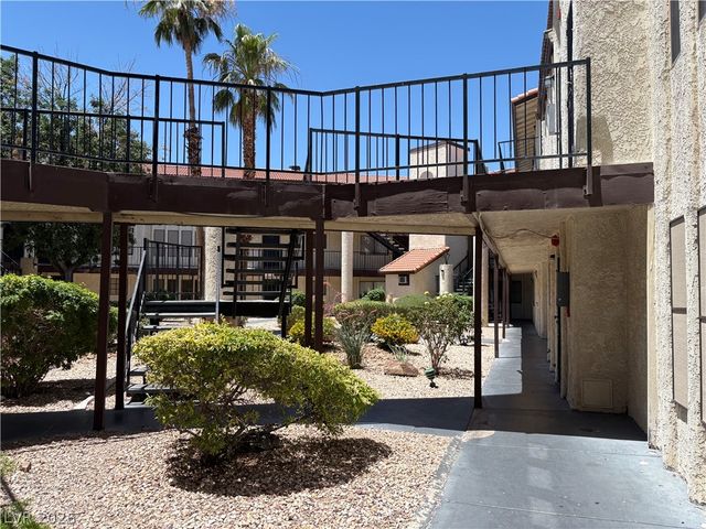 2080 Karen Avenue 17, Las Vegas, NV 89169