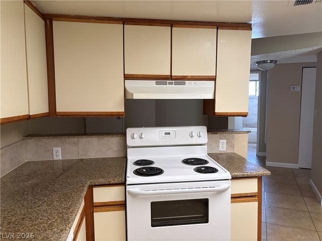 2080 Karen Avenue 17, Las Vegas, NV 89169